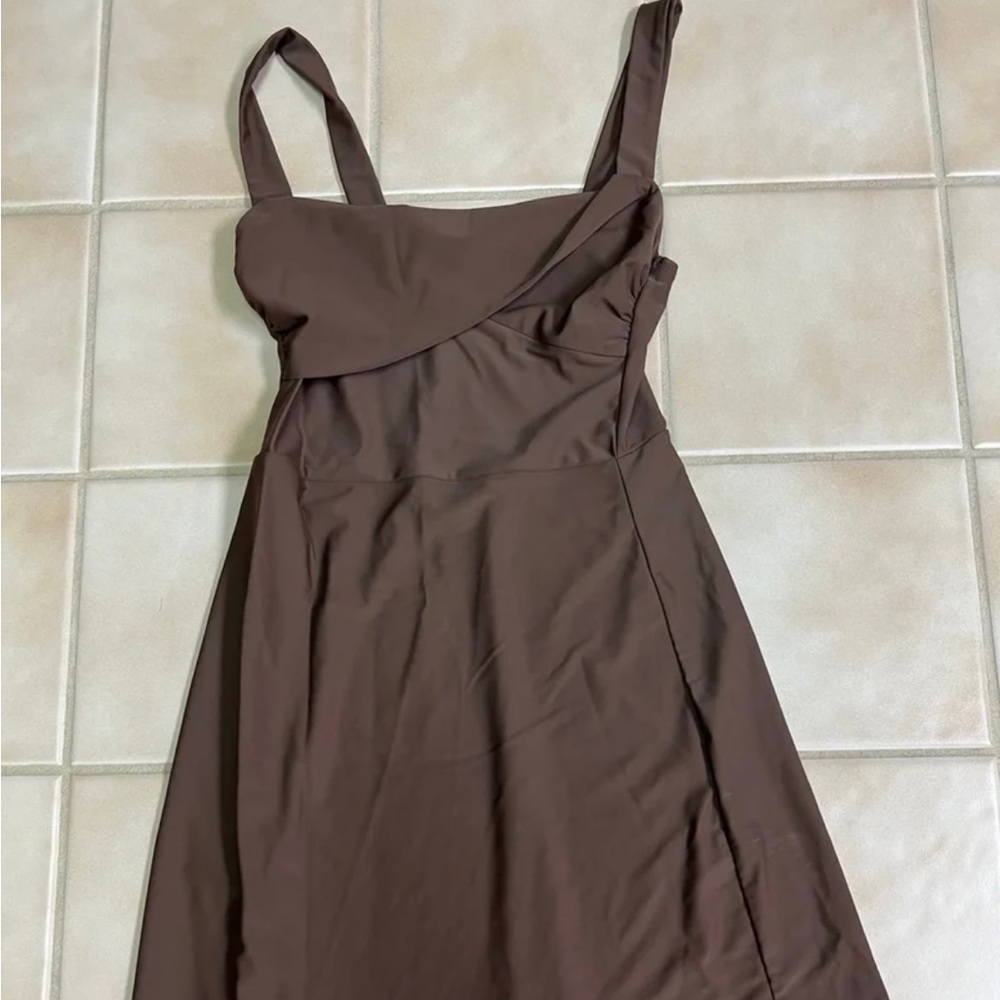 Brown dress